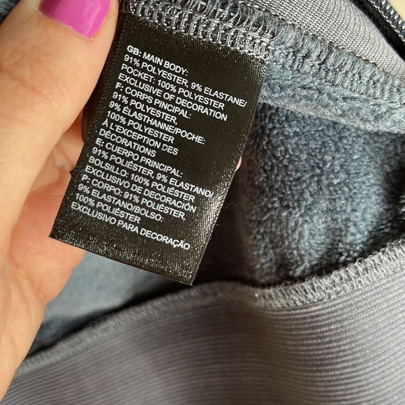 The North Face Full-Zip Hoodie. Size: Large - Picture 11 of 11